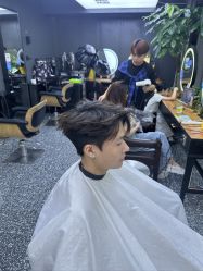 -藤野造型专业烫染接发