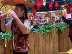 -老滇山寨•云南特色菜•地方菜•民族风情歌舞表演(金碧店)