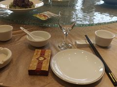 餐具摆设-中国吉菜名店广源宾馆餐厅