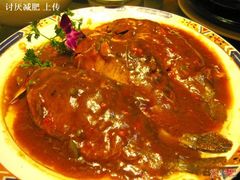 黄豆酱烧鲫鱼-宝发园名菜馆