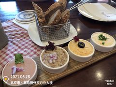 -Brotzeit博璨德国啤酒餐厅(亮马桥官舍店)
