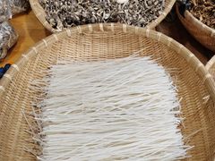 -粘豆包柴火铁锅炖