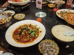 -川流不息·地道川菜·小龙虾(新松江路店)