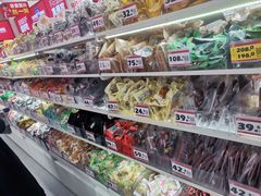 -赵一鸣零食(广州荔湾路店)