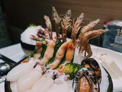 -红鼎豆捞·非遗鲍皇汤火锅(宝丰路店)