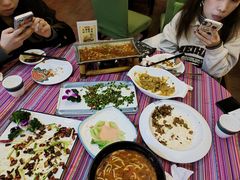 -香巴拉云南餐厅(华莱坞店)