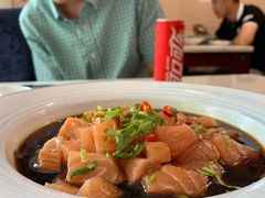 捞汁三文鱼-小郭私房菜·海肠捞饭店(学士街店)