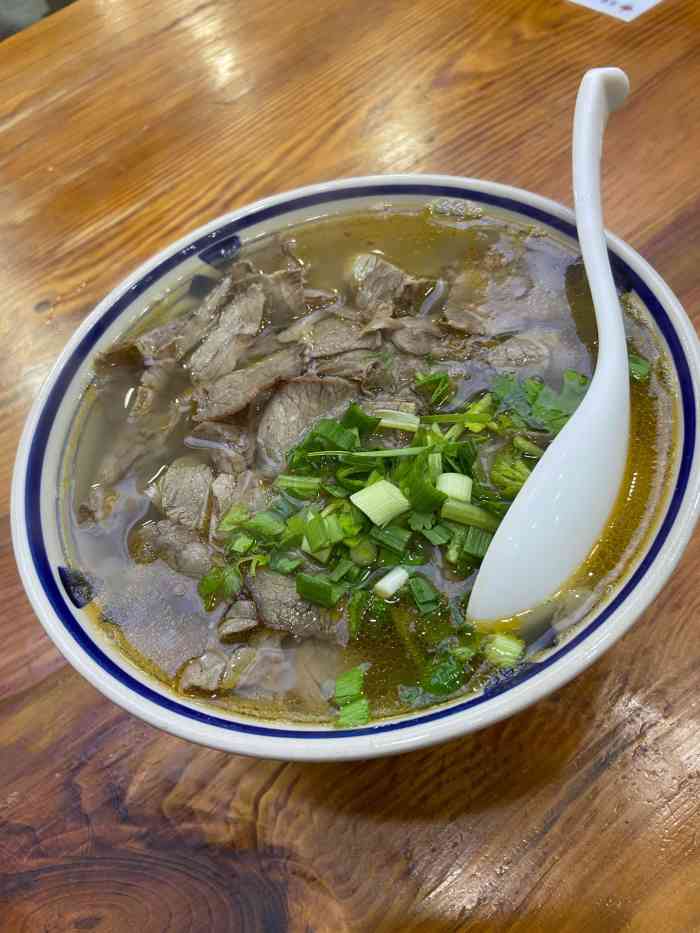 马家牛肉汤馆(民丰店"正好在附近办事,朋友说有家牛骨头特别好吃.