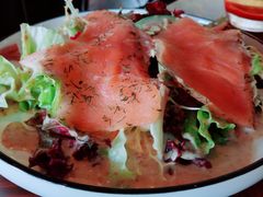 烟熏三文鱼色拉-YUE·6·西式融合餐厅(外滩六号店)