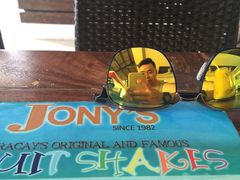 -Jonah's Fruit Shake & Snack Bar