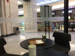 靠窗位-36抹茶·千层与鲜果茶(欢乐海岸店)