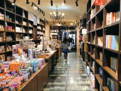 -钟书阁(松江泰晤士小镇店)