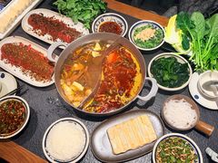 招牌非遗酸菜锅底-滇牛云南火锅(桂林路店)