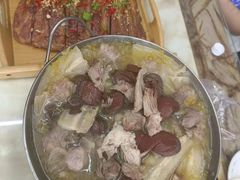 -一口猪海鲜浑锅·东北家常菜