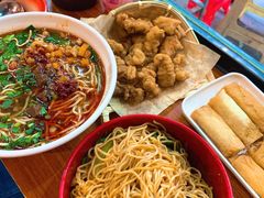 -爆炸头阿姨小四川正宗川味小吃(无任何分店)