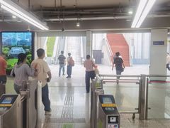 -东方体育中心(地铁站)