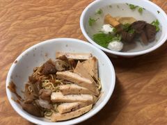 -松树干拌面店