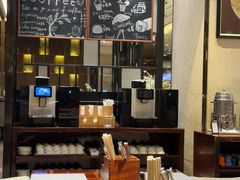 -广州万富希尔顿酒店·感趣自助餐厅·金秋蟹宴生蚝海鲜刺身