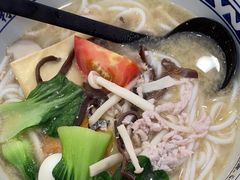 -蒙自源米线大王(信利城市广场店)