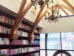 -钟书阁(松江泰晤士小镇店)