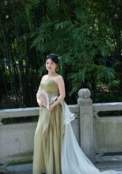 点击看大图 -挪娅婚纱摄影皇家会所