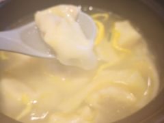 蟹粉小馄饨-馋三尺蟹粉小笼(人民广场店)