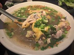 -大头虾越式风味餐厅(光明广场店)