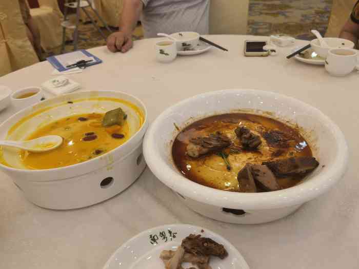 南粤春酒楼(横岗店)-"还可以.几个朋友一起吃的还不错.