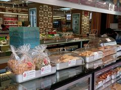 面包甜点陈列柜-采芝斋(延安路店)
