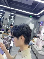点击看大图 -藤野造型烫发染发