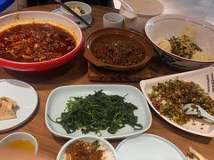 -有红鸡毛店·川菜(建设路店)