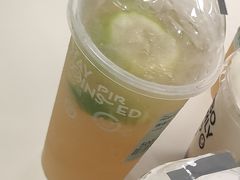 -喜茶(滨江宏岸店)