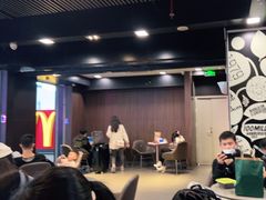等位区-麦当劳(深圳北站高铁店)