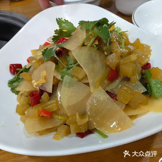 鸣鼎鼎吊锅鸡(空港花园小区店)