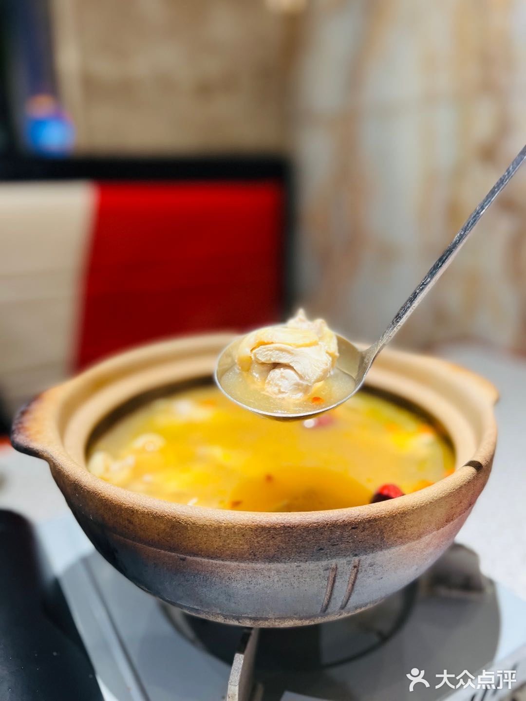 赶紧组起养生局吧，醉鸡煲是冬天里最食补火锅！