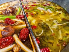 辛酸菜鱼锅-湊湊火锅·茶憩(新中关购物中心店)
