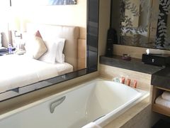 -广州花都皇冠假日酒店