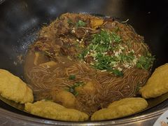 东北铁锅炖-70後铁锅炖(坡博总店)