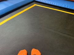 -爱蹦iBOON蹦床运动馆(江汉店)