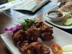 -Chom Cafe and Restaurant