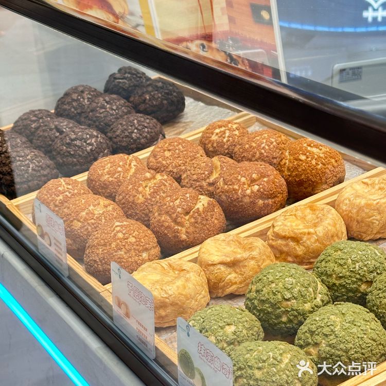 🍮麦焙乐泡芙，招牌脆皮奶棒很好吃