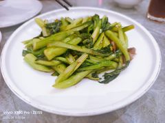 鸽杂炒菜心-朱记乳鸽王·非遗石岐乳鸽·全鸽宴(大兴旗舰店)