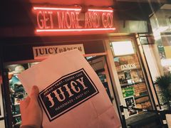 招牌三角芝士面包-Juicy Bakery(大学路店)