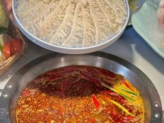 -茅草房·河畔园林火锅