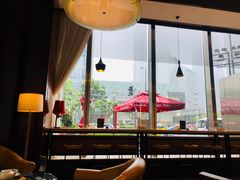 靠窗位-西点坊(浦东香格里拉店)