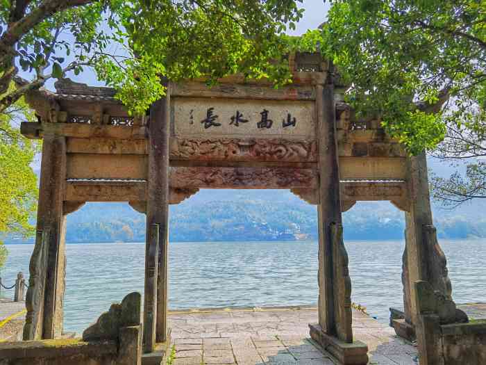 严子陵钓台(富春江小三峡)-"富春江真没什么好玩的,坐20分钟船,水很.
