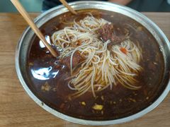 红烧牛肉粉-胡记牛杂粉