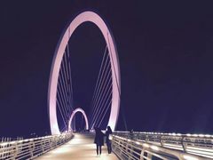 -南京眼步行桥