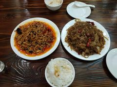 酸菜炒鲜粉-凯思大酒店