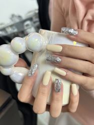 -芊屿芊浔美甲